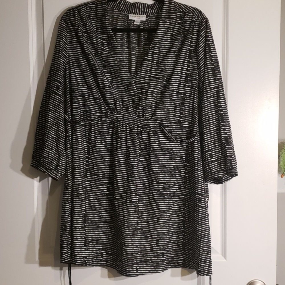 3/$10 XXL Liz Lange Maternity Blouse